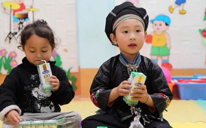 Đến trường với niềm vui uống sữa của trẻ em vùng cao Hà Giang không còn chỉ là ước mơ