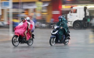 Dự báo thời tiết: Mưa lớn ở Trung Bộ, Nam Bộ