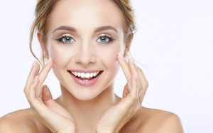 Bí kíp xóa nếp nhăn vùng mắt đơn giản, nhanh chóng để kịp đón Tết