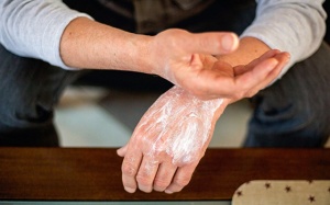 Cách phòng ngừa bệnh vảy nến tái phát vào mùa Đông