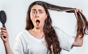 Cơ thế muốn nói gì khi tóc bạn bị bạc sớm?