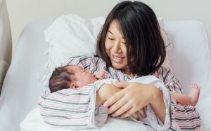 Biện pháp giữ ấm an toàn cho sản phụ sau sinh