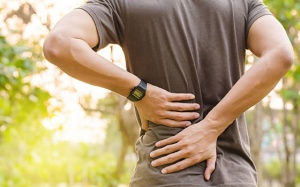 Những bài tập giảm đau cột sống thắt lưng trong mùa lạnh