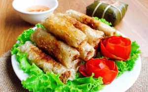 Cách tỉa hoa trang trí mâm cơm ngày Tết