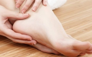 Điều trị vảy nến ở chân như thế nào cho hiệu quả?