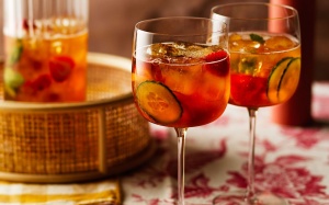 Bạn đã biết cách pha cocktail Pimm giải nhiệt?