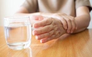 Vài điều nên biết về tình trạng run tay chân, rối loạn vận động 