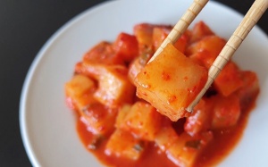 Cách muối kim chi từ su hào “giải cứu”