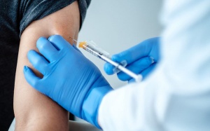 Đảm bảo an toàn cao nhất cho người tiêm vaccine COVID-19