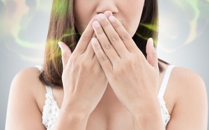 Nên ăn gì để cải thiện tình trạng hôi miệng?