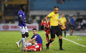 Trọng tài V.League đang căng thẳng?