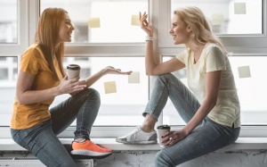 Tử vi thứ Năm (22/4/2021): Song Ngư cần thận trọng hơn khi trò chuyện 