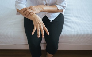 Run tay chân: Không phải lúc nào cũng do bệnh Parkinson