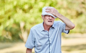 Cách phòng tránh đột quỵ trong mùa nắng nóng