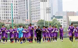 Văn Lâm hội quân ở UAE, ĐT Việt Nam có thể mất Hoàng Đức