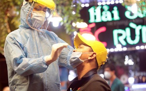 Xác định nguồn lây COVID-19 cho bà chủ quán bánh canh ở TP.HCM