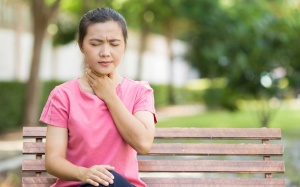 Khản tiếng kéo dài là dấu hiệu của những bệnh lý nào?