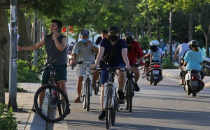 Hà Nội, Quảng Nam, TP.HCM đau đầu trong việc giãn cách xã hội