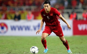 Gạt 4 sao trẻ, HLV Park Hang-seo tin ở Văn Hậu là đúng