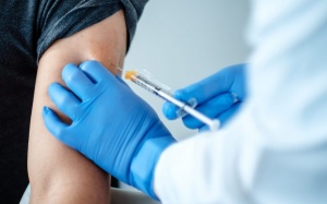 Người đã tiêm vaccine chỉ mắc COVID-19 mức độ nhẹ 