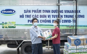 Vinamilk ủng hộ 48.000 sản phẩm để TPHCM chống dịch Covid-19