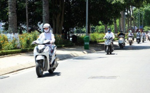 Vùng núi Bắc Bộ mưa dông, Trung Bộ nắng nóng