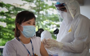 Có cần thiết xét nghiệm dị ứng trước khi tiêm vaccine phòng COVID-19?