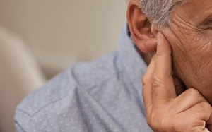 Nghe lại được sau 50 năm ù tai, nghe kém là một kỳ tích