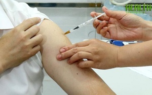 Người sau khi tiêm vaccine COVID-19 nên ăn gì và kiêng gì?