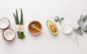 Infographic: 13 nguyên liệu giúp chăm sóc da tự nhiên