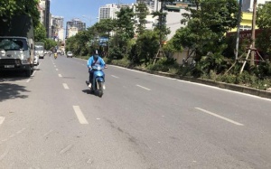 Hà Nội nắng nóng gay gắt, TP.HCM mưa dông chiều tối