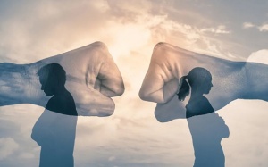 Tử vi thứ Sáu (13/8/2021): Song Tử sẽ gặp rắc rối trong vài mối quan hệ