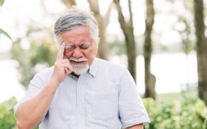 Đau đầu, mất ngủ: Vấn đề thường trực ở người bệnh tăng huyết áp