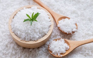 Những dấu hiệu cảnh báo bạn đang ăn quá nhiều muối