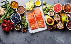 Ăn gì uống gì để phục hồi sau khi điều trị COVID-19?