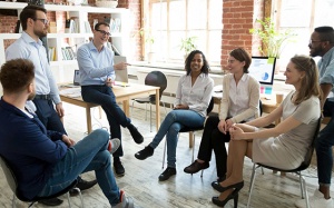 Tử vi thứ Bảy (21/8/2021): Bảo Bình muốn xây dựng các mối quan hệ xã hội