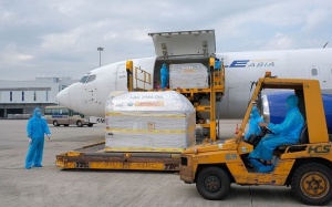 Đề nghị thông quan nhanh nhất cho 31 triệu liều vaccine Pfizer sắp về Việt Nam