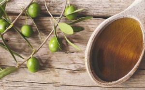 Tại sao nên dùng dầu olive trong chế độ ăn thường ngày?