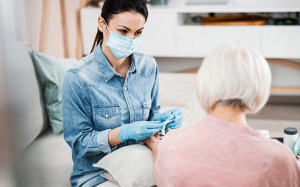 Chăm sóc những đối tượng F0 đặc biệt tại nhà như thế nào?