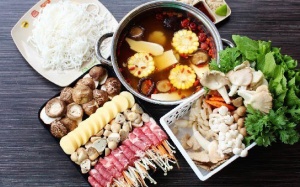 Cuối tuần chán cơm, đổi bữa bằng món lẩu bò thập cẩm 'ngon bá cháy'