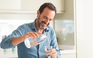 Thói quen uống đủ nước có thể giúp phòng ngừa suy tim?