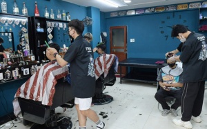 Một số dịch vụ nữa sẽ được mở lại ở vùng an toàn của Hà Nội