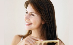 Bí quyết ngăn ngừa tóc gãy rụng khi vào Thu