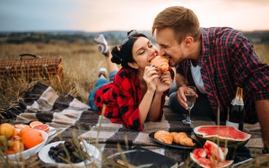 Tử vi Chủ nhật (26/9/2021): Bảo Bình nên chú ý hơn tới người yêu