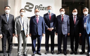 Y tế Tuần qua: Pfizer cam kết cung cấp nốt vaccine cho Việt Nam trong năm nay