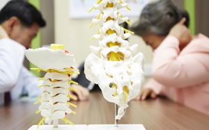 Những lưu ý về dinh dưỡng đối với người bệnh gai cột sống