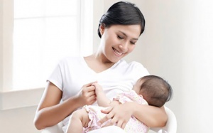 Bà mẹ đang cho con bú nên ăn gì, kiêng gì?