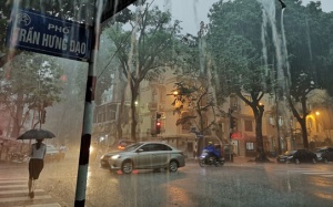 Nhiều địa phương trên cả nước mưa lớn do ảnh hưởng bão số 7