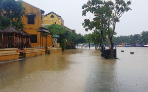 Bắc Bộ đón mưa lớn do bão số 7, Hà Nội chuyển lạnh 20 độ C