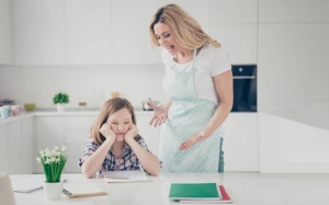 Tử vi thứ Năm (21/10/2021): Bảo Bình khó chịu với sự quan tâm thái quá của người thân